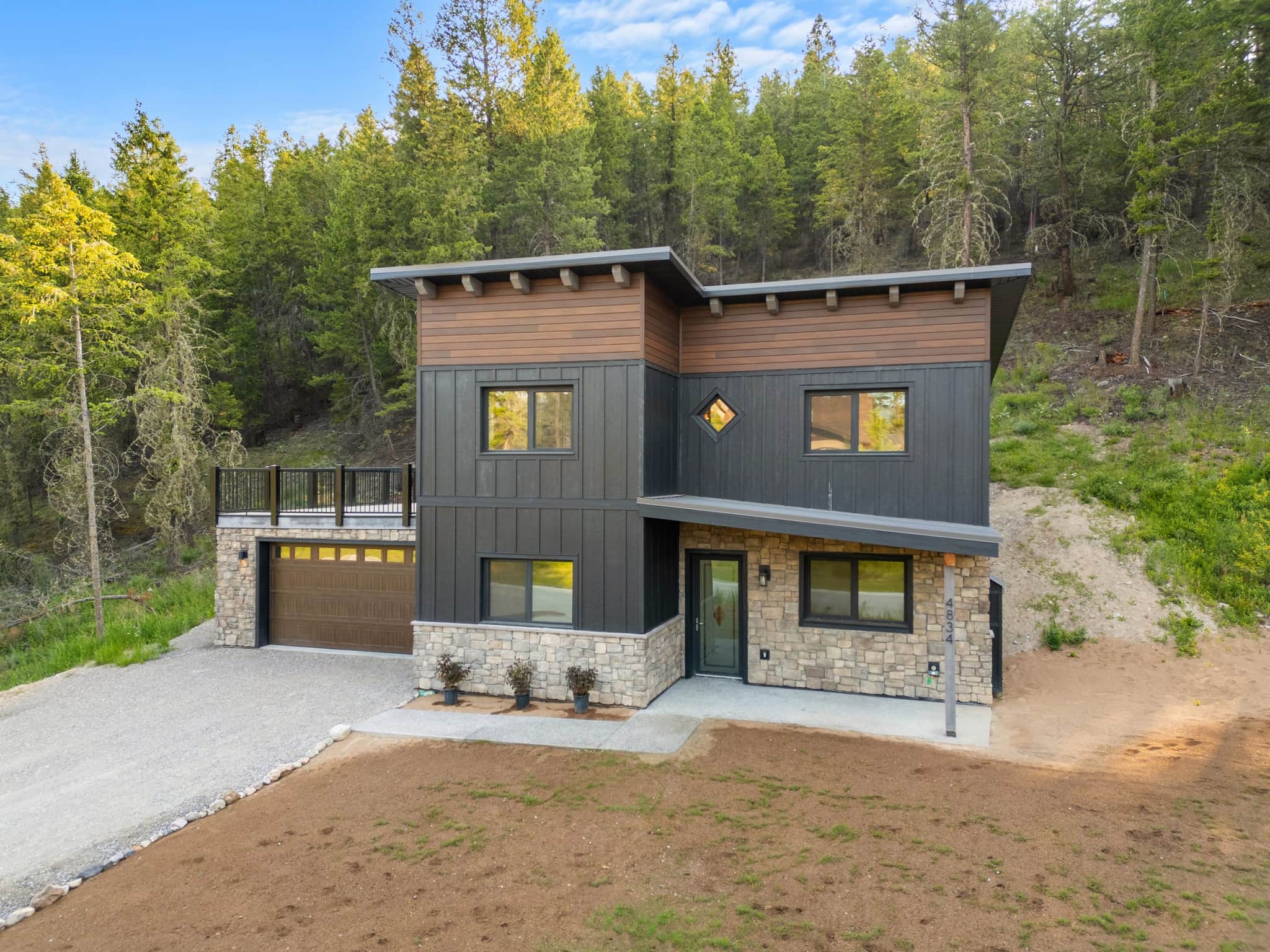 Custom mountain home in Fairmont Hot Springs, BC