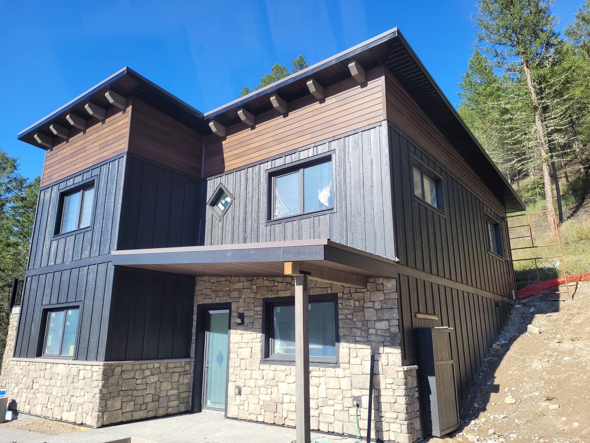 Modern custom new home build in the Columbia Valley