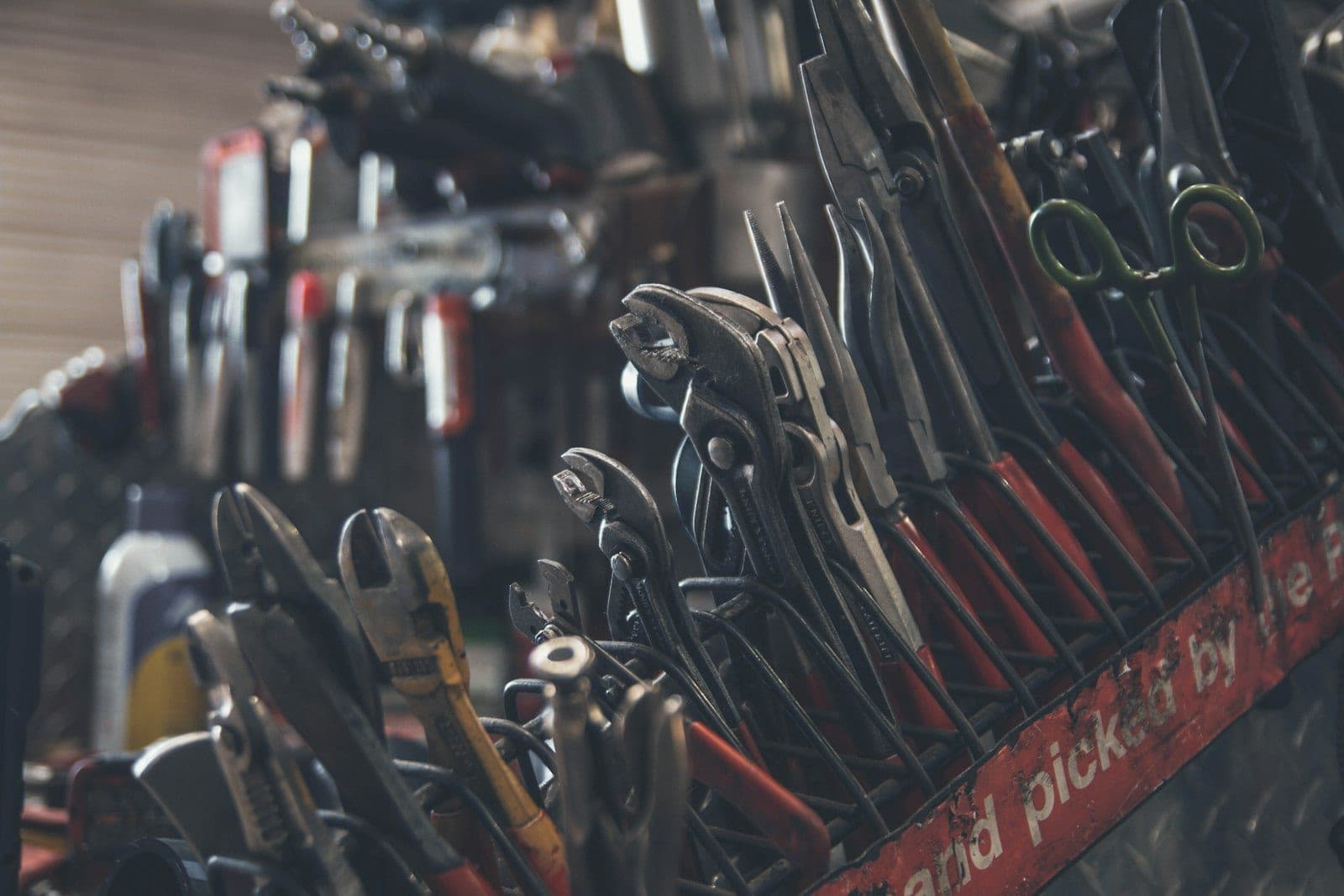 Handyman tools and trade gear for small home jobs